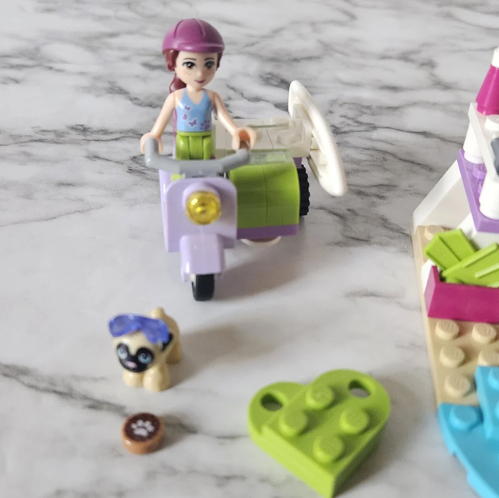 Lego Friends Mia's Beach Scooter 2017 Retired Set #41306